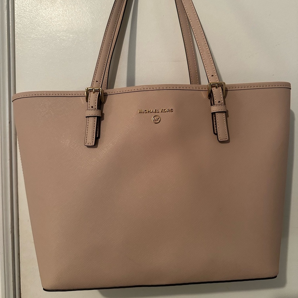 Pastel pink medium Michael Kors bag